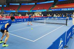 爱游戏APP-比赛中出现了激烈的角逐和对抗