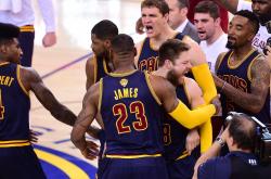 AYX官方直播-体育巨星们在瞩目大赛上的表现揭秘