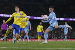 爱游戏体育-曼城完胜法国，弗拉霍维奇三分雨点燃全场的简单介绍