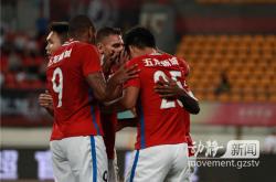 爱游戏娱乐-巴勒莫主场失利，保级形势严峻