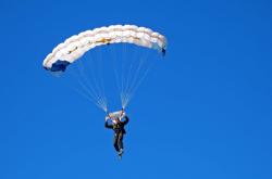 爱游戏官方-战术铁幕，基米希铸就巴萨防线，压制卡塔尔金元风暴