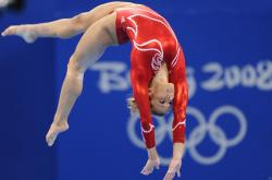 爱游戏下载-太阳西沉时稳稳锁定胜局，东契奇关键先生本色尽显