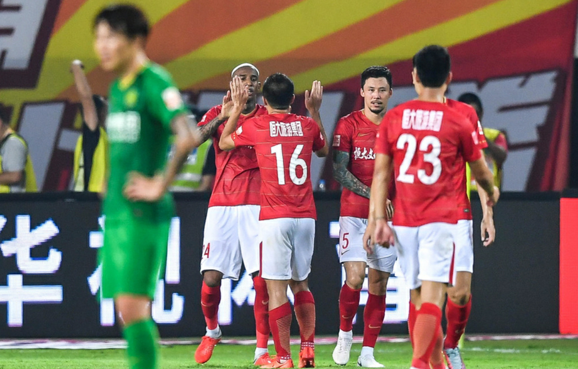 包含广州恒大晋级下一轮，双方激战无果的词条