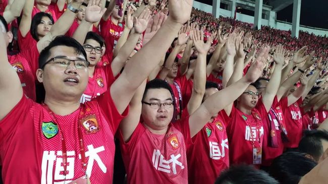 包含广州恒大晋级下一轮，双方激战无果的词条