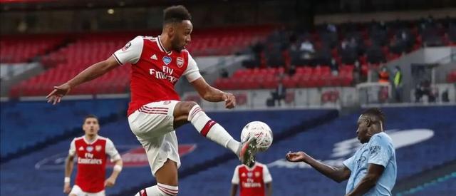 阿森纳后卫表现稳健，助球队守住进球优势