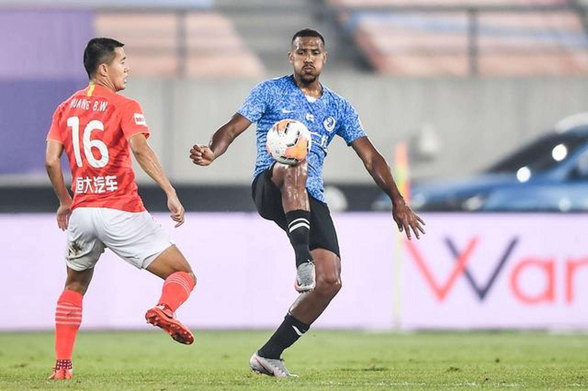 关于热那亚球员表现不佳遭批评，求变寻求突破的信息