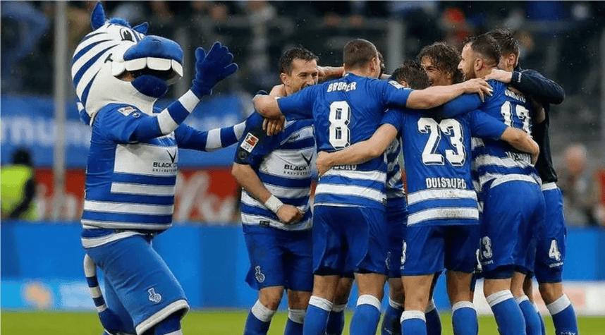 包含柏林赫塔主场战胜弗赖堡，积分榜上稳固位置的词条