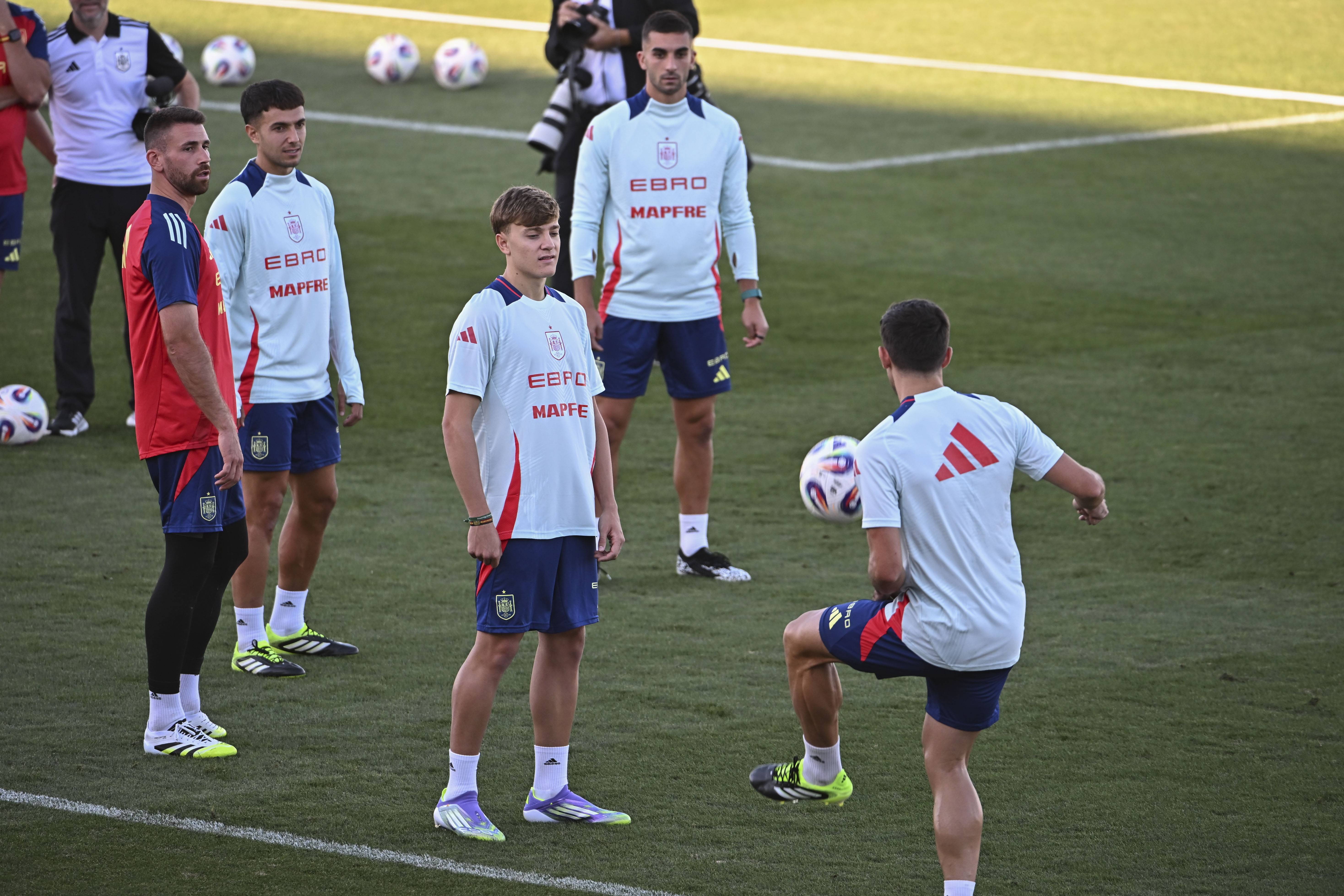 西班牙足球队状态良好 西班牙足球队状态良好