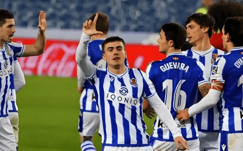 包含皇家社会连胜阿拉维斯，持续榜首争冠的词条