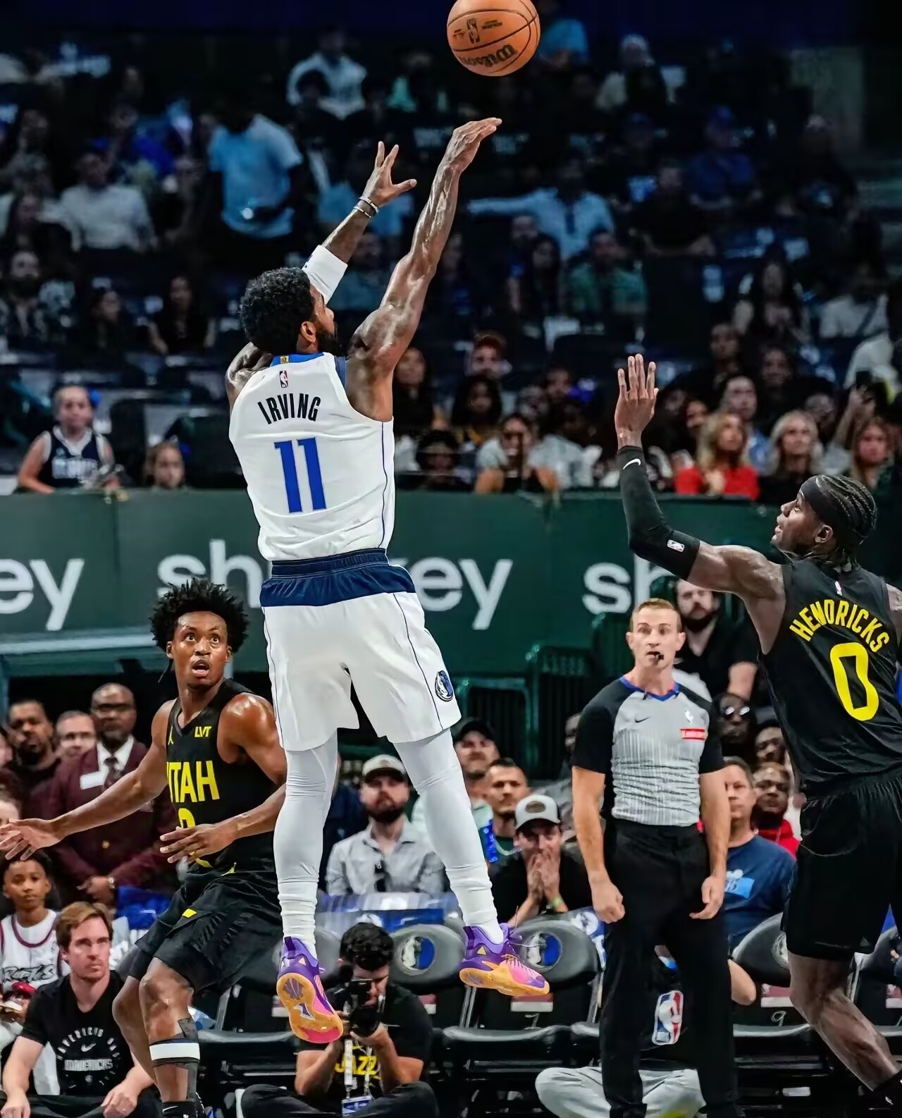 篮网主场大胜！欧文爆发贡献关键得分带领球队胜出