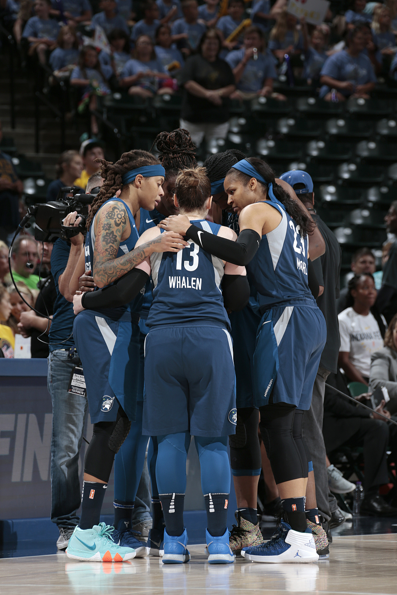 关于球员们在场上展现出无比的团队合作和默契的信息