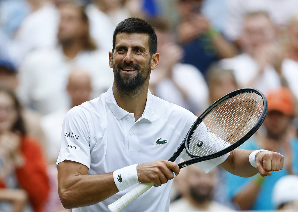 包含温网完胜法网，德约科维奇惊艳四座的词条