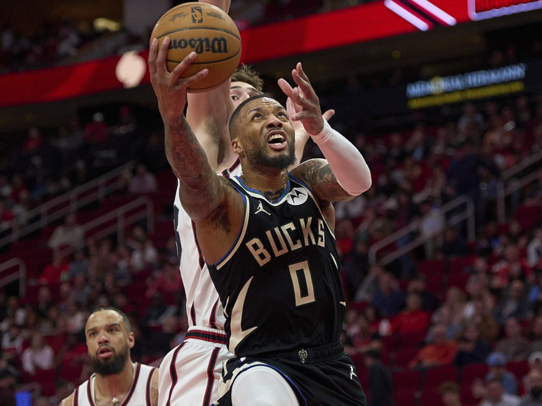 雄鹿完胜火箭,范弗利特点燃赛场 雄鹿完胜火箭,范弗利特点燃赛场