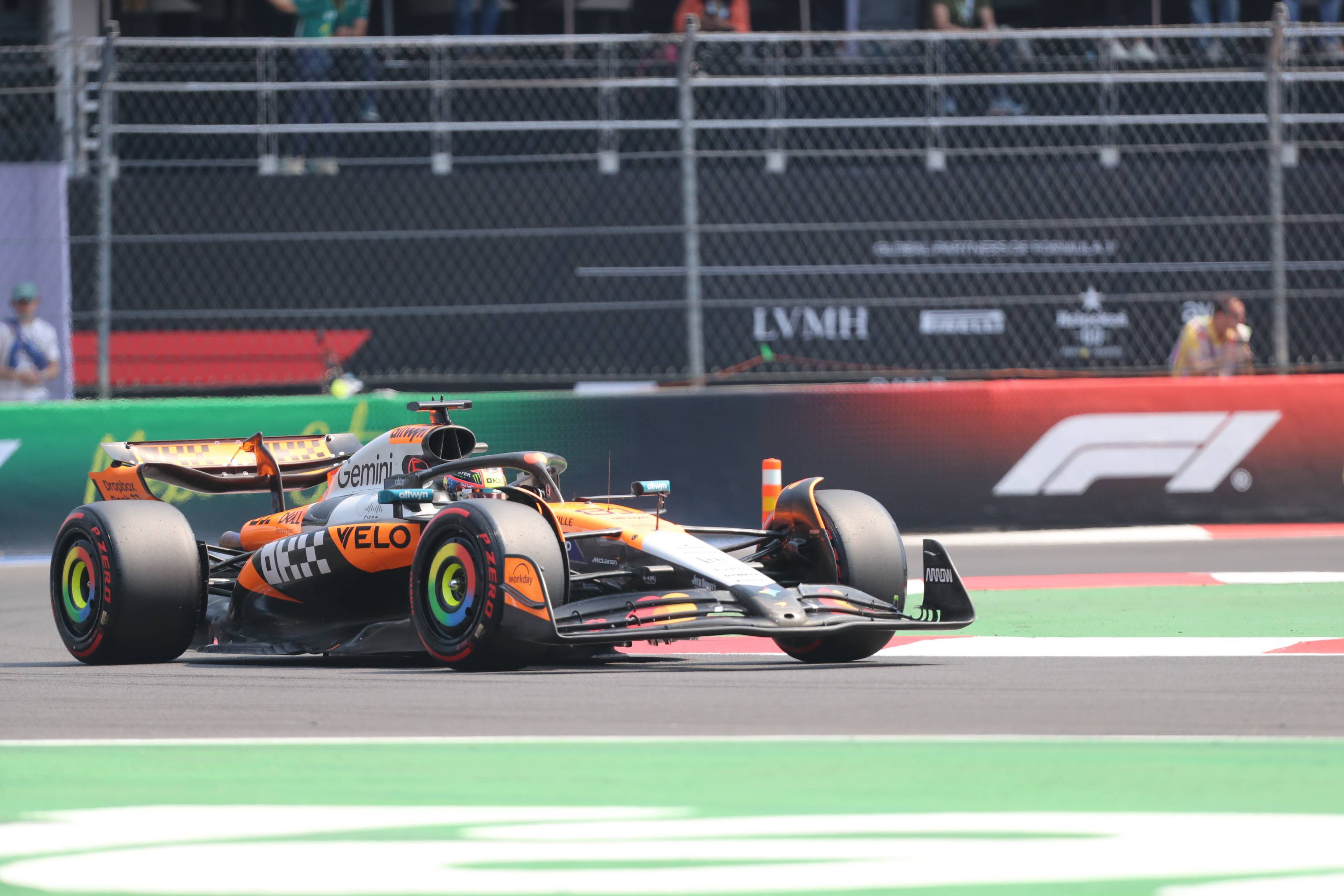 哈斯车队完胜威廉姆斯,汉密尔顿点燃赛场 哈斯车队完胜威廉姆斯,汉密尔顿点燃赛场