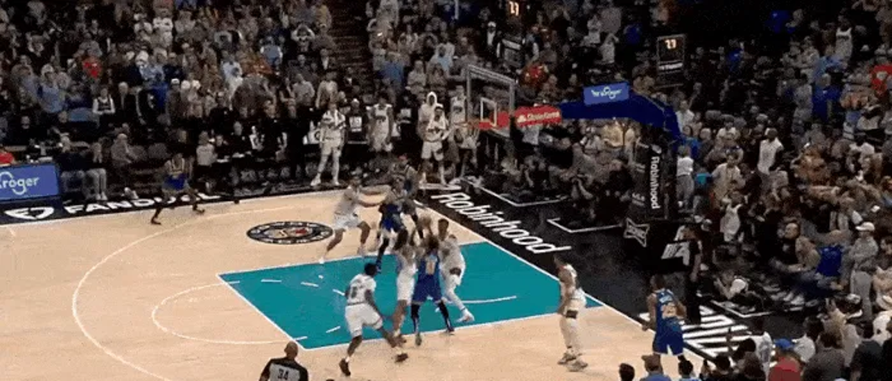 包含灰熊力克公牛，福克斯送出助攻的词条