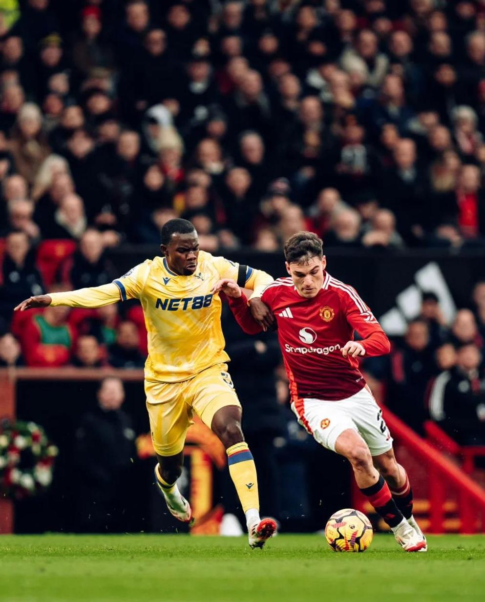 曼联主场连胜终结,球队防守漏洞被揭露的简单介绍 曼联主场连胜终结,球队防守漏洞被揭露的简单介绍