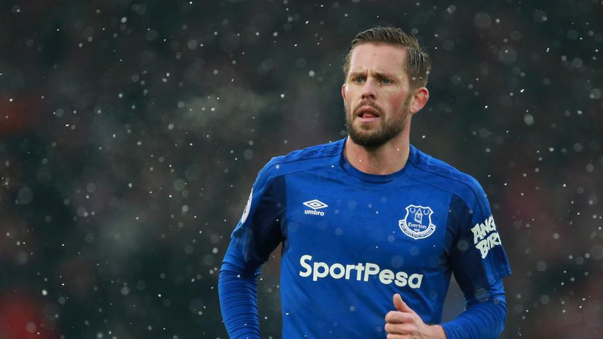 拉文掌控比赛走势，雄鹿式冲垮战术击溃新疆队防线