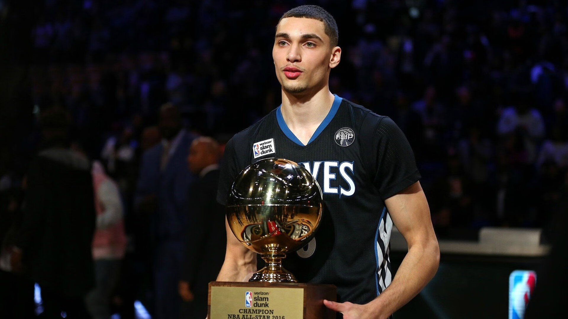 赛道颠覆,拉塞尔率队终结红牛霸权,迈凯伦上演完美碾压